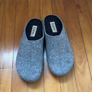 Taos Wool Slipper in Grey Sz 38 EU (7-7.5 US)